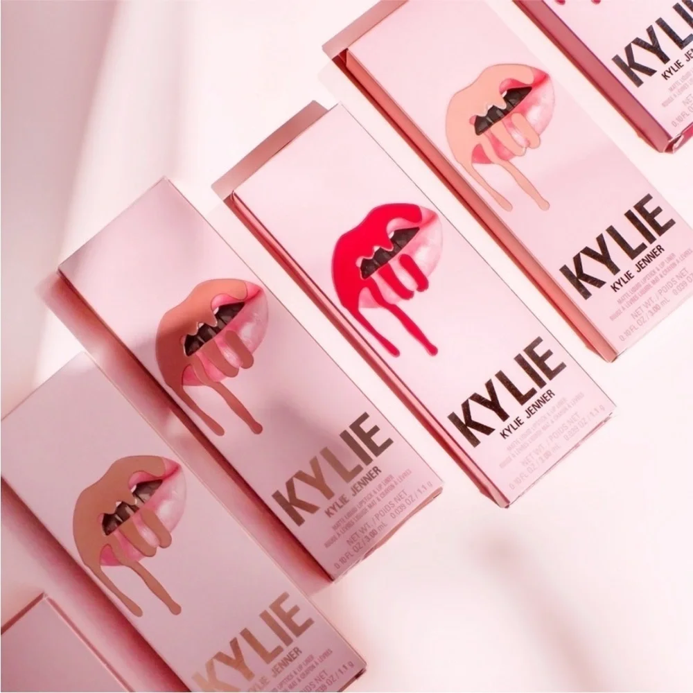 🆕💄KYLIE COSMETICS Matte Lip Kit 703 DOLCE K taupe nude